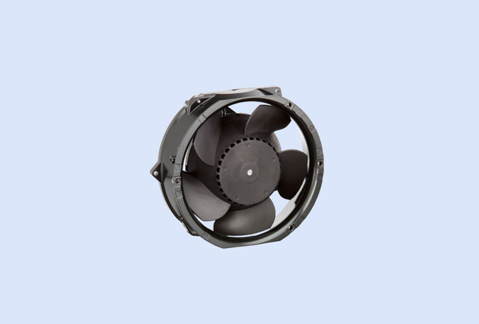 Kompakt Diagonallüfter von ebm-papst mit hohem Druckaufbau für industrielle Anwendungen